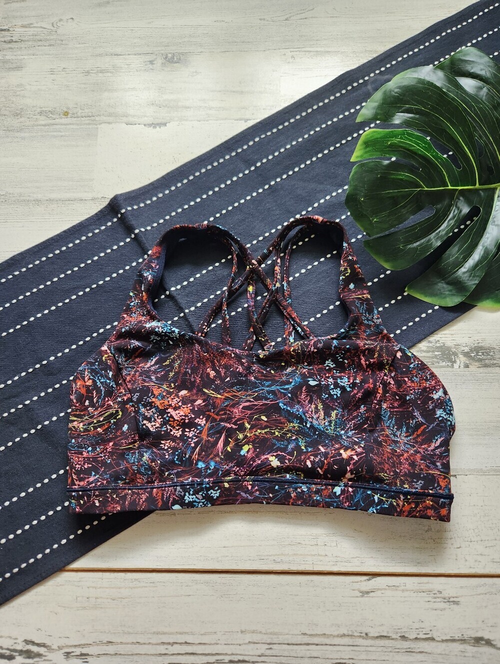 Lululemon Free 2 Be Serene Bra Light Support C/D Cup Foliage Overlay Multi 10